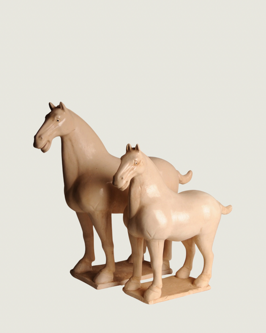 Kinesisk Tanghäst. Vit glasyr.