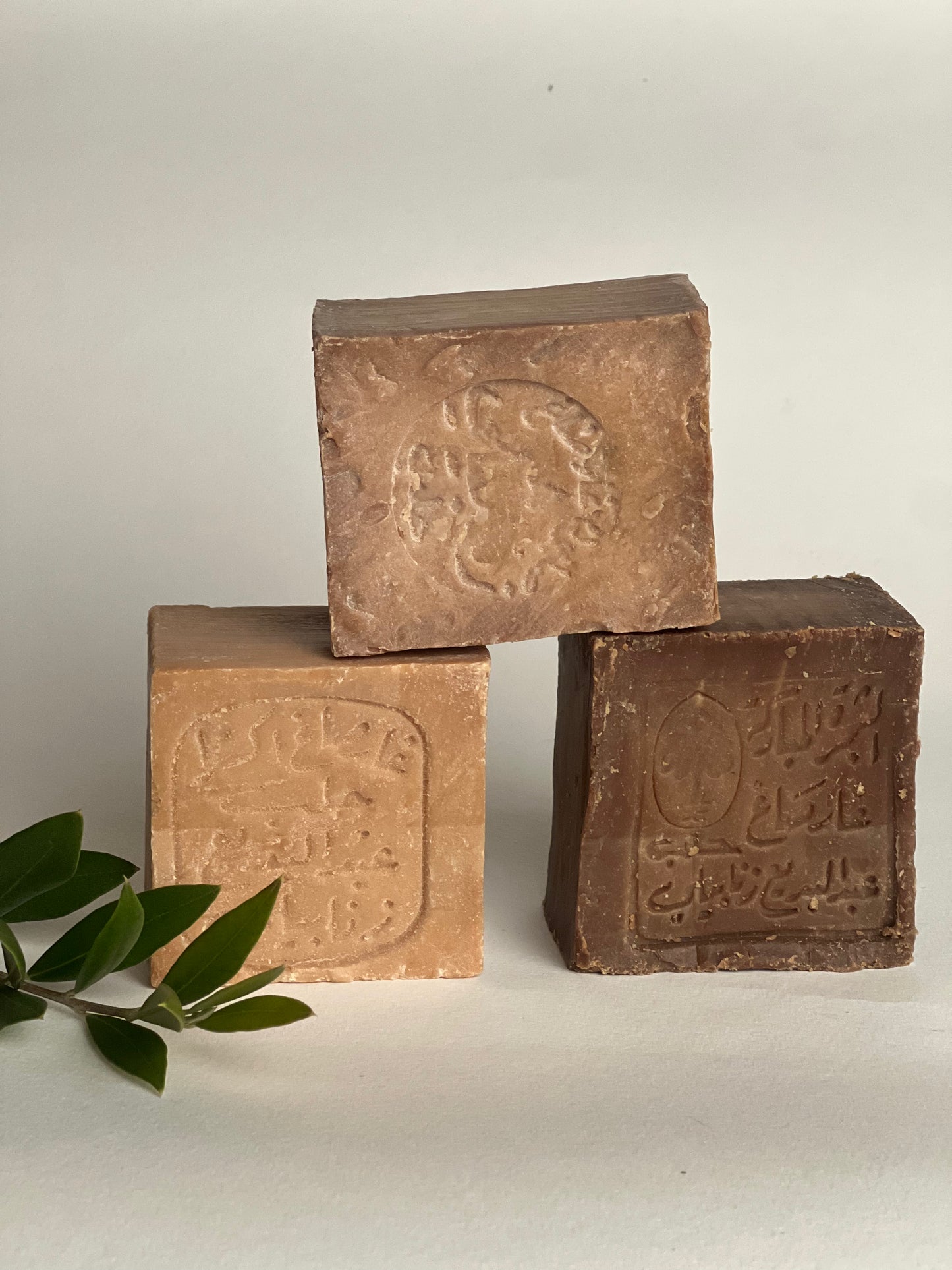 Aleppo Trio 2%,8% & 32% Lagerbärsolja